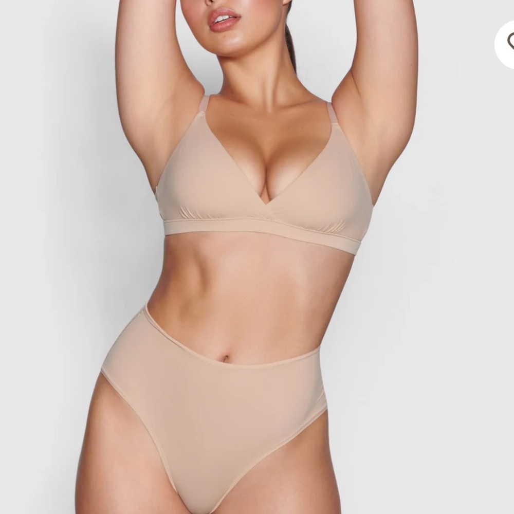 Skims Fits Everyone Crossover Bralette Sz XS